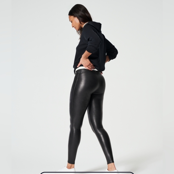 SPANXshape™ Faux Leather Leggings large petite - Picture 2 of 4